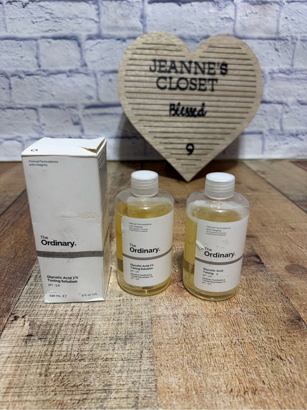 The Ordinary Glycolic Acid 7% Exfoliating and Brightening Toner,8oz. Bundle 
Thi